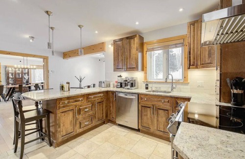 Baie-St-Paul Casa | Cozy Haven w/ Spa & Stunning Views