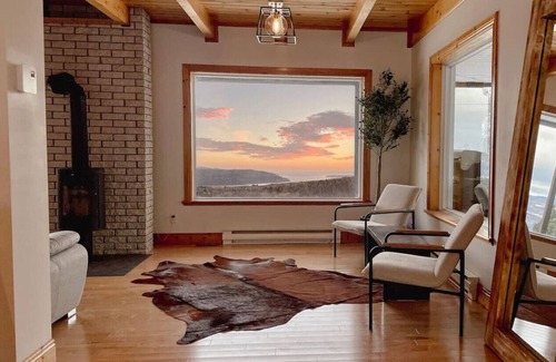 Baie-St-Paul Casa | Cozy Haven w/ Spa & Stunning Views