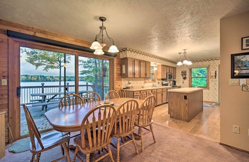 Chief Lake Cabaña | Cozy Hayward Cottage w/ Dock & Lakefront View