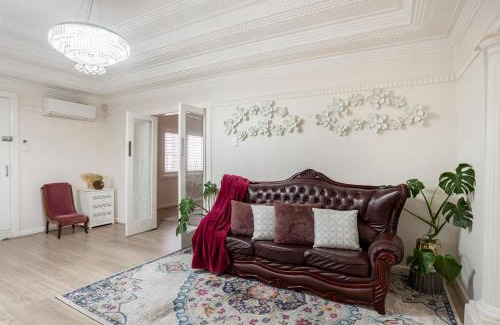 Wollongong CBD Casa | Cozy Heritage Home 10mins walk to Wollongong Hospital with Free Parking and Fast Internet