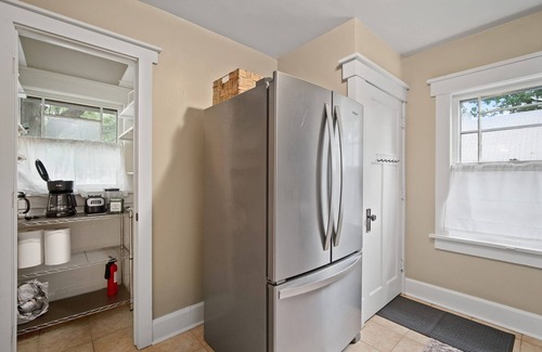 Des Moines Casa | Cozy Highland Park Bungalow