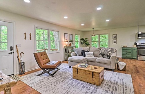 Mirror Lake Casa | Cozy Highlands Escape - 1 Mile to Downtown!
