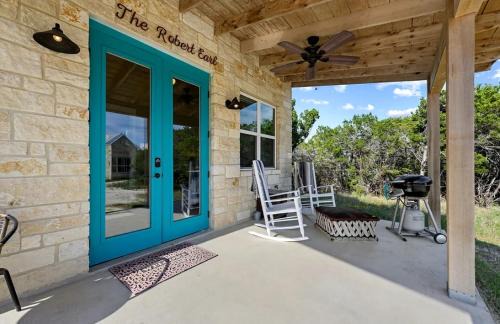 Dripping Springs Casa | Cozy Hill Country Cottage Rental for Romantic Weekend Getaways from Austin