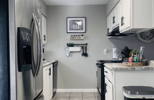 Paris Casa | Cozy & Hip 2-bedroom home - 5 min from Downtown