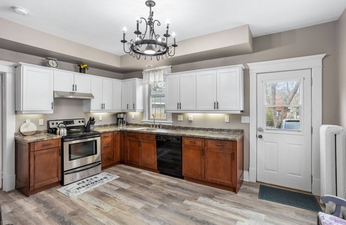 Appleton Casa | ♥ Cozy historic 3BR w/ bridge view! Sleeps 7 ♥