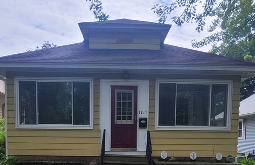 Eau Claire Casa | Cozy Historic East Hill Charmer