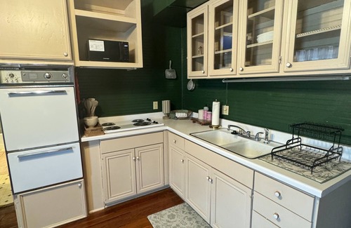 Lorena Casa | Cozy Historic Stay with Antique Charm in Old Town Lorena, off I35 and near Waco