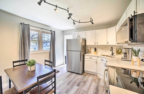 Hobart Casa | Cozy Hobart Retreat < 9 Mi to Lake Michigan!