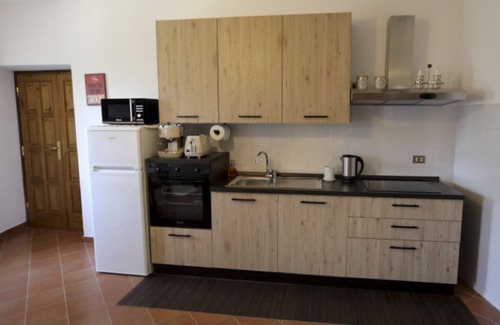 Vallo di Nera Apartamento | Cozy Holiday Home, 2 double rooms Mountain Views in Medieval Village