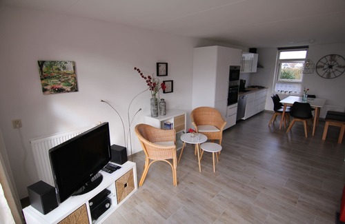 Medemblik Casa | Acogedora casa de vacaciones en Medemblik en el IJsselmeer con Wi-Fi y muelle.