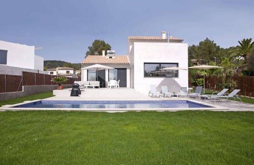 Crestatx Villa | COSY HOLIDAY VILLA IN THE HEART OF MALLORCA