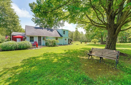 Holland Apartamento | Cozy Holland Studio w/ Deck Near Lake Michigan!
