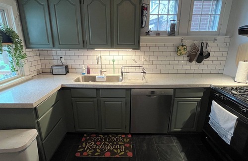 The Southampton Casa | Cozy Home 3-bedroom house with WiFi, AC in delightful St. Louis