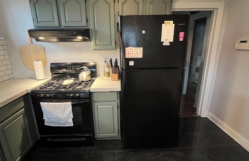 The Southampton Casa | Cozy Home 3-bedroom house with WiFi, AC in delightful St. Louis