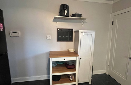 The Southampton Casa | Cozy Home 3-bedroom house with WiFi, AC in delightful St. Louis