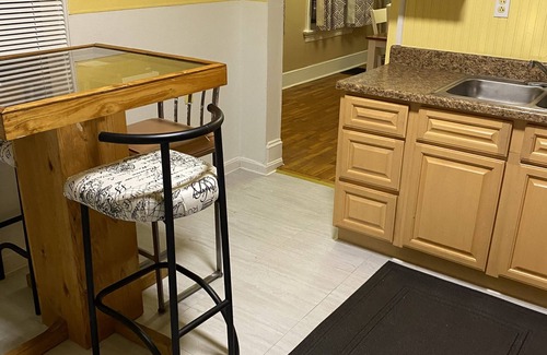 Norwood Casa | Cozy home 5 beds private yard sleeps 6