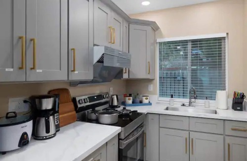 Altadena Casa | Cozy Home｜6 Min to Beach｜30 Days Minimum