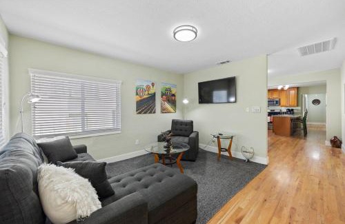 North Oak Park Casa | Cozy Home 7 minutes Walk to UC Davis Sacramento
