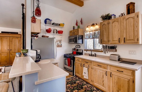 Alma Cabina | Elg Hus es una linda y acogedora cabaña con acceso a National Forest a solo 17 millas de Breck