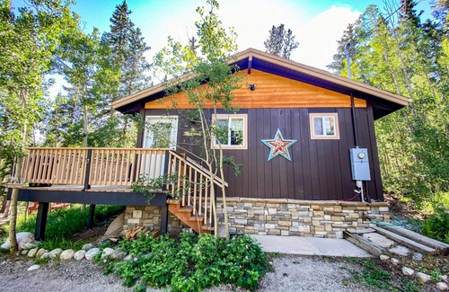Alma Cabina | Elg Hus es una linda y acogedora cabaña con acceso a National Forest a solo 17 millas de Breck