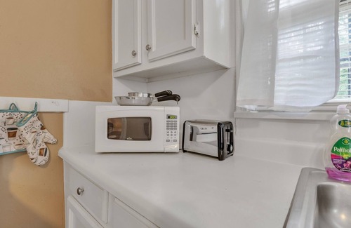 Capital View Casa | Cozy Home Away From Home In Little Rock 2 Bedroom Home by RedAwning