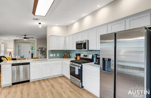 Olympic Heights Casa | Cozy Home away from Home, Quiet Office, King Bed