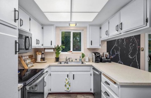 Davis Casa | Cozy home-away-from-home 3-bedroom house in Davis