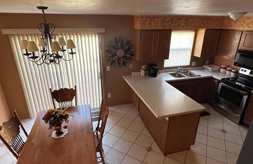 Cudahy Casa | Cozy home by the lake