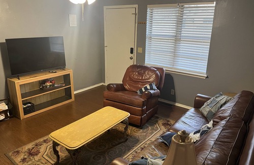 Tower Heights Casa | Cozy home close to all Tulsa has to offer. Pet Friendly! Fenced back yard