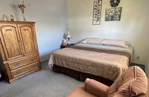 Parowan Casa | Cozy home close to I-15, Quiet neighborhood. Central location to visit parks