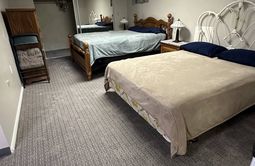 Parowan Casa | Cozy home close to I-15, Quiet neighborhood. Central location to visit parks