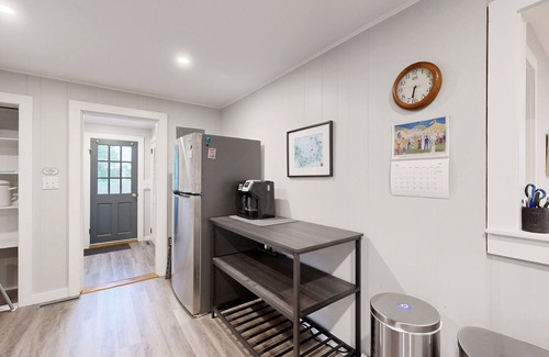 Barnstable Casa | Cozy home close to the beach with patio, Washer/Dryer, & Partial AC