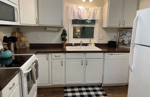 Springfield Casa | Cozy home close to historic Washburne District, Hospital, Autzen Stadium!