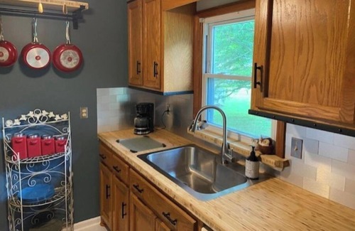 Lenoir Casa | Cozy home conveniently located within city limits…Greenway across street!