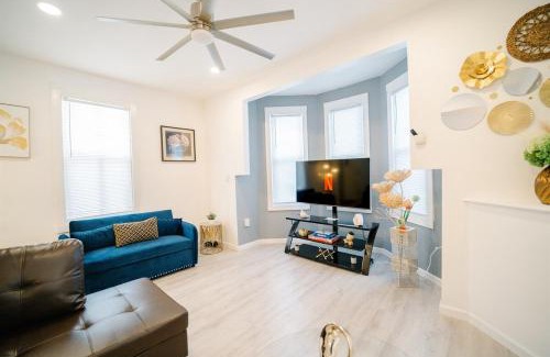 Washington Casa | Cozy Home Driveway Parking Close to Metro!