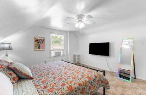 Lincoln Park Casa | Cozy Home Fenced Yard Pets Welcome Great Location