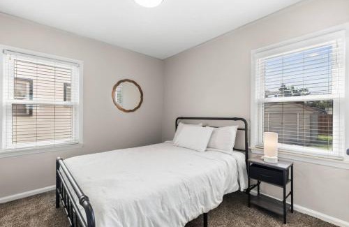 Lincoln Park Casa | Cozy Home Fenced Yard Pets Welcome Great Location