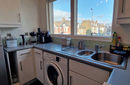 White City Apartamento | COZY HOME!