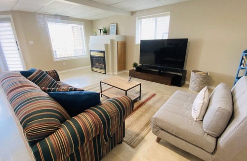 Vernon Casa | Cozy Home Getaway ★Kitchen ★Laundry ★Fireplace @ Middleton Mountain