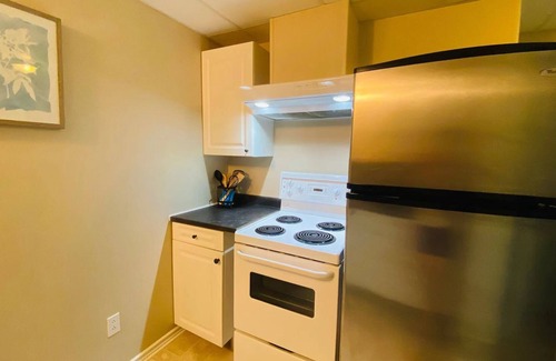 Vernon Casa | Cozy Home Getaway ★Kitchen ★Laundry ★Fireplace @ Middleton Mountain
