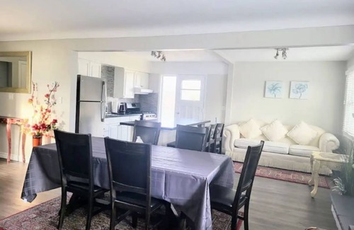 Historic Old Town Casa | Cozy Home in Niagara-on-the-lake