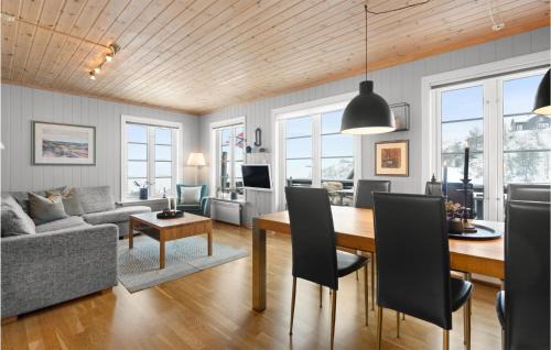 Ljosland Casa | Cozy Home In Åseral With House Sea View