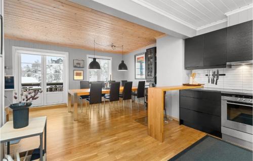 Ljosland Casa | Cozy Home In Åseral With House Sea View