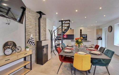 Bourbriac Casa | Cozy Home In Bourbriac