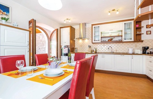 Bregi Casa | Acogedora casa en Bregi con WiFi