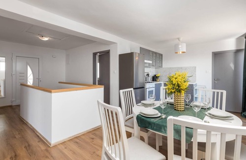 Bregi Casa | Hermosa casa en Bregi con cocina