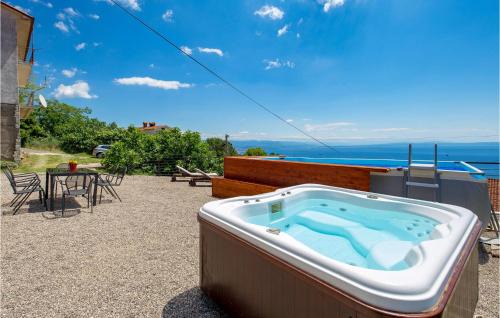 Bregi Casa | Cozy Home In Bregi With Wifi