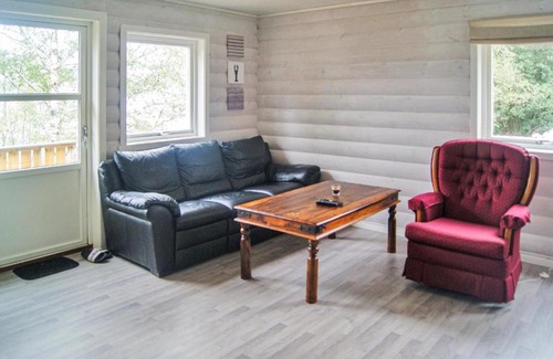 Brekke Casa | Cozy Home In Brekke With Wifi