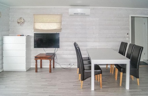 Brekke Casa | Cozy Home In Brekke With Wifi