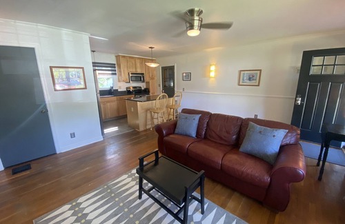 South Burlington Casa | Cozy home in coveted neighborhood